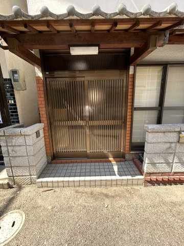 西立花町2丁目戸建のエントランス|毎日通るエントランスはこのようになっています