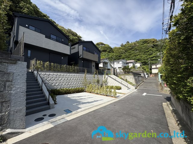 鎌倉市浄明寺４丁目1期　新築戸建　全２棟１号棟の前面道路含む現地写真|前面道路含む現地写真です