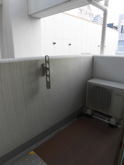 大阪市中央区南久宝寺町２丁目の賃貸マンションのバルコニー