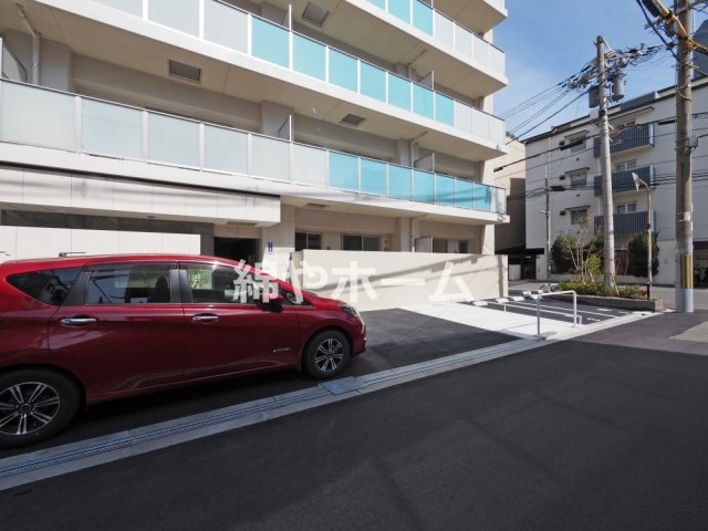 ラ・リヴィエールの駐車場