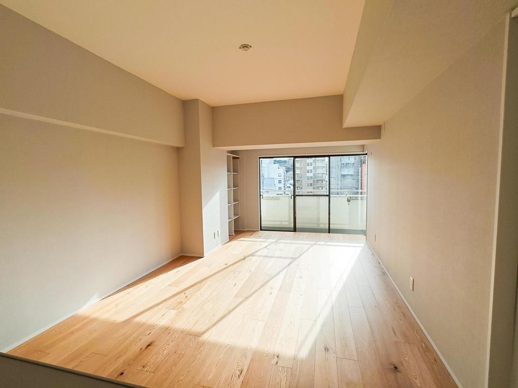 多摩市関戸１丁目の中古マンションの居間・リビング