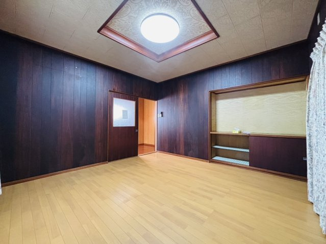岸和田市葛城町　中古戸建の洋室|応接室