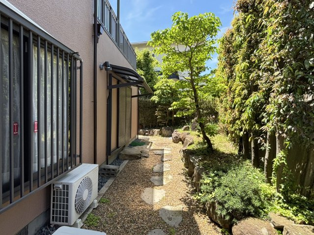 岸和田市葛城町　中古戸建の庭