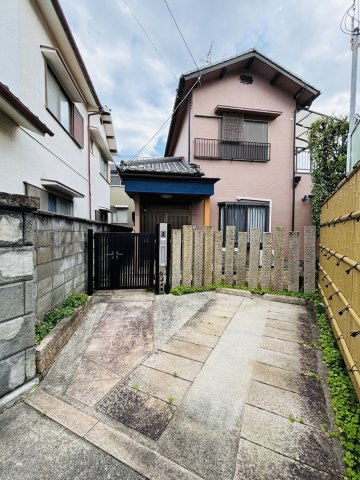 岸和田市葛城町　中古戸建の駐車場