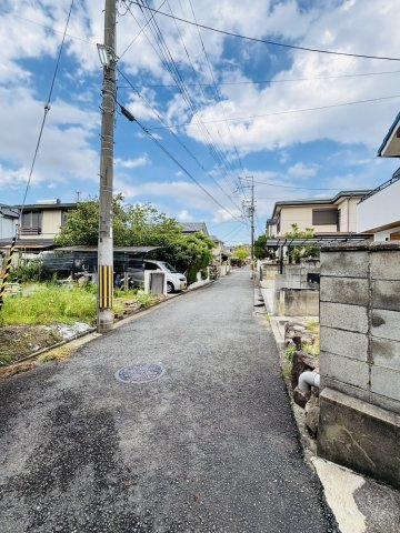 岸和田市葛城町　中古戸建の前面道路含む現地写真