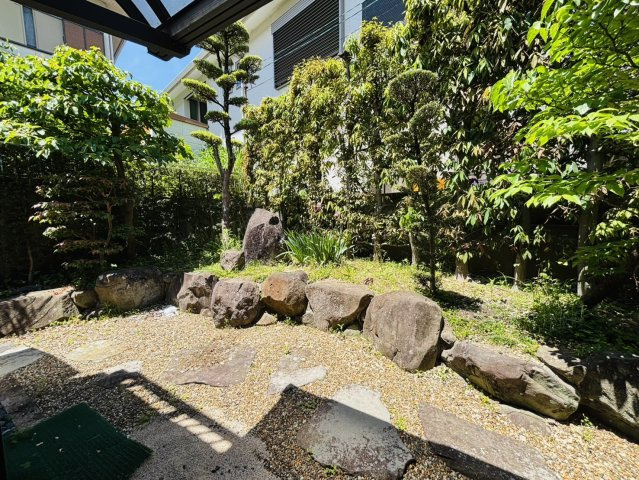 岸和田市葛城町　中古戸建の庭