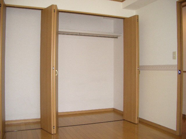 グランピリエの収納|居室もクローゼットあります
