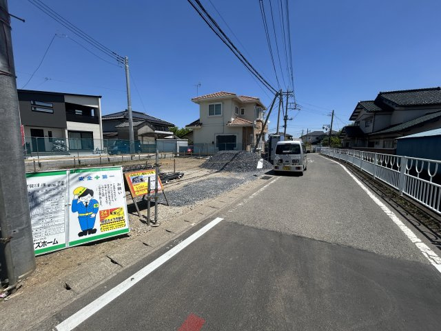 新築　高崎市八幡町 全5区画　4号棟の前面道路含む現地写真|現地写真　南側接道幅員約5.2ｍ