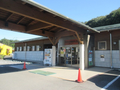 【周辺】 | サンディーアＡ | 市立図書館東分館まで260m
