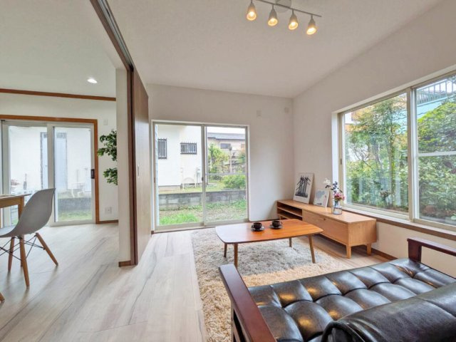 【居間・リビング】 | □■藤沢市遠藤 中古戸建■□