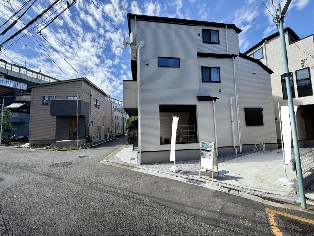 板橋区相生町　ZEH水準　ゆとり快適住宅　全2棟の前面道路含む現地写真