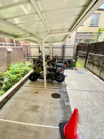 グレイス西宮の駐車場|バイク置場