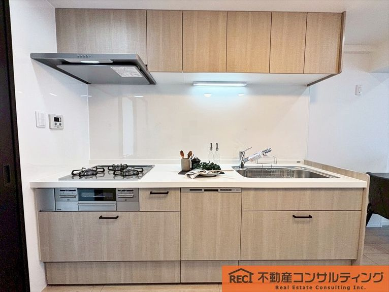サンヴィラ本山パートⅠのキッチン|開放感のある4階角部屋