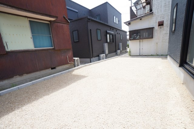 クレイドルガーデン常滑市　常滑市保示町第２　２号棟の庭|南側にお庭があり、ガーデニングやお子様の遊び場として活躍しそうです♪