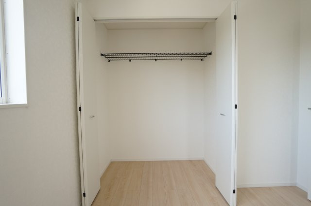 クレイドルガーデン常滑市　常滑市保示町第２　２号棟の収納|2階各部屋のクローゼット収納