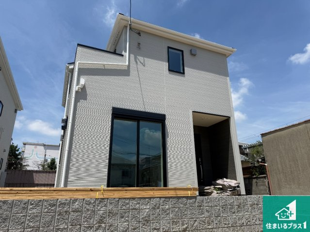 大阪狭山市西山台　第1期　新築一戸建ての外観|周辺は落ち着いた街並みの住宅地！子育てがしやすい住環境です！まだ未完成ですが、現地でしかわからない事もございます。是非一度ご覧ください。