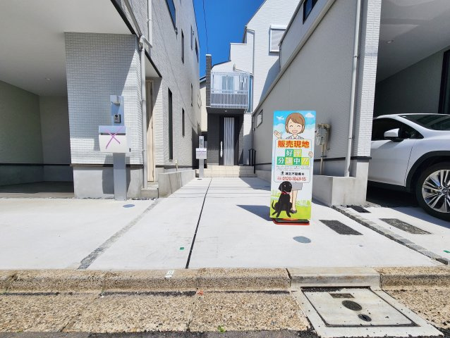 練馬区平和台2丁目 全3棟 B号棟の外観|美しくスタイリッシュな外観も魅力的♪
カースペースもしっかりとした広さがございます