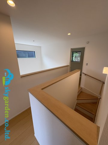 鎌倉市浄明寺４丁目1期　新築戸建　全２棟２号棟の内装|２階の廊下