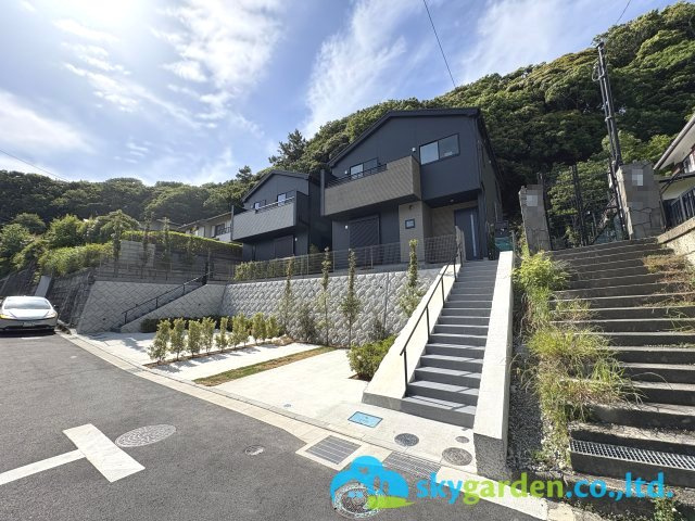 鎌倉市浄明寺４丁目1期　新築戸建　全２棟２号棟の前面道路含む現地写真