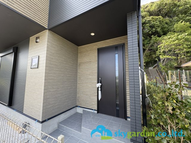 鎌倉市浄明寺４丁目1期　新築戸建　全２棟２号棟の玄関|玄関ポーチの様子