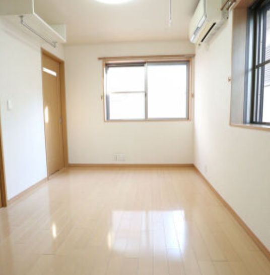 サテライトの寝室|お掃除がしやすいフローリングのお部屋☆