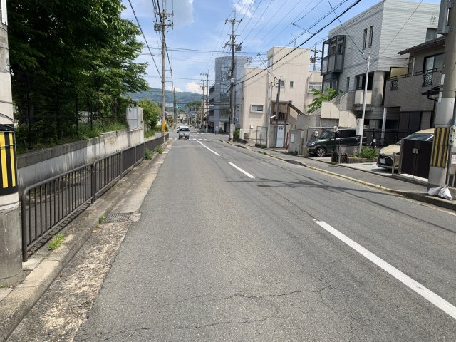 京都市北区紫竹下ノ岸町　建築条件無し売土地の前面道路含む現地写真