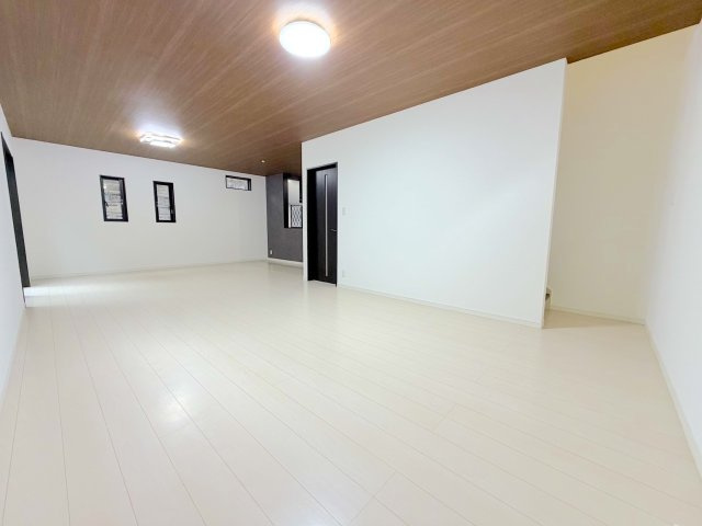 筑紫野市牛島戸建ての居間・リビング