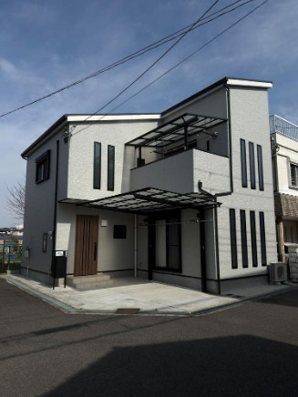 高倉1丁目　中古一戸建ての外観|新しい生活にいかがでしょうか？外観はお住まいの顔になります。こだわりたいポイントですね。外壁塗装や屋根塗装のご相談も承っております。
■現地内覧・資金計画相談・住宅ローン相談もお問合せ受付中■