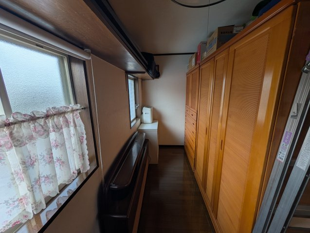朝倉郡筑前町野町　中古戸建の収納|５帖の納戸が付いています。