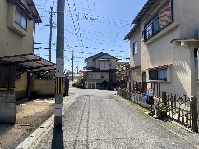 岩倉花園町 中古戸建の前面道路含む現地写真