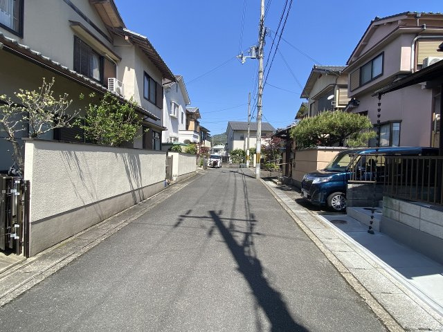 岩倉花園町 中古戸建の前面道路含む現地写真