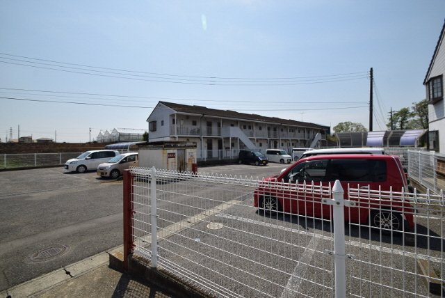 リバティープラザの駐車場|敷地内駐車場