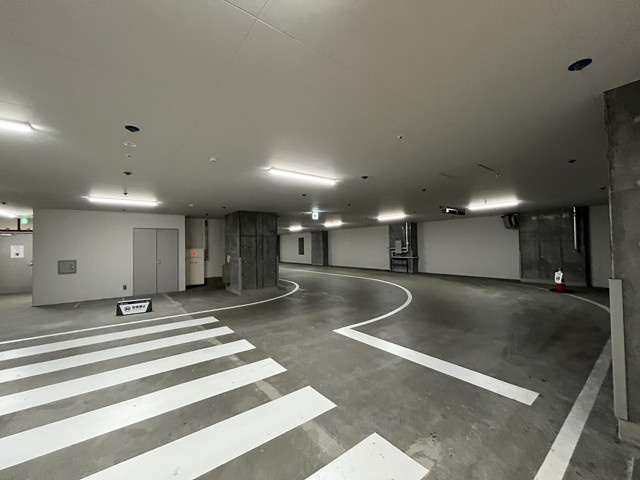 【駐車場】