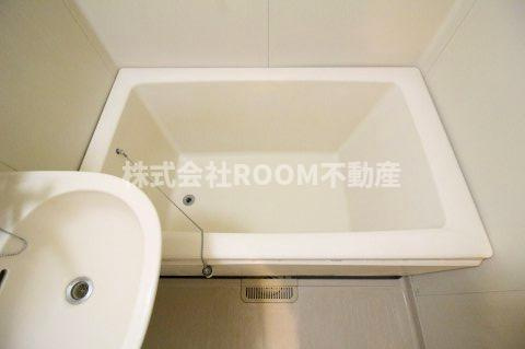 ファミリーハウスSSの浴室|日々の疲れを癒すお風呂付です