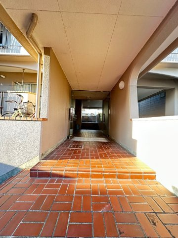 ユーハイツ長野のエントランス