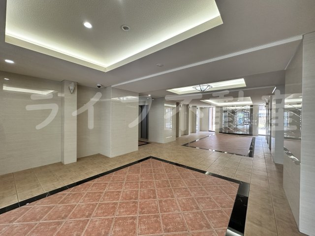 Luxe玉造南のロビー