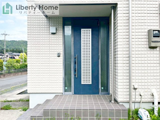 常陸太田市春友町　中古戸建のエントランス