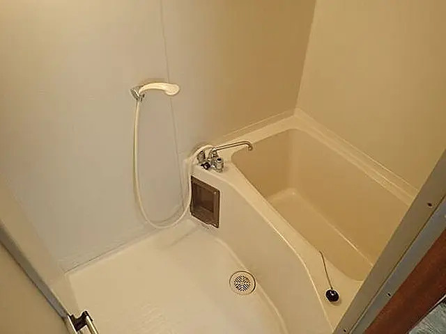 豊玉屋ビルの浴室