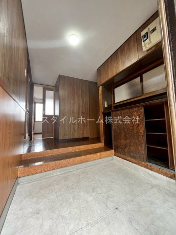 【玄関】 | 西岩田４丁目貸家