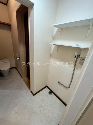 【玄関】 | 西岩田４丁目貸家