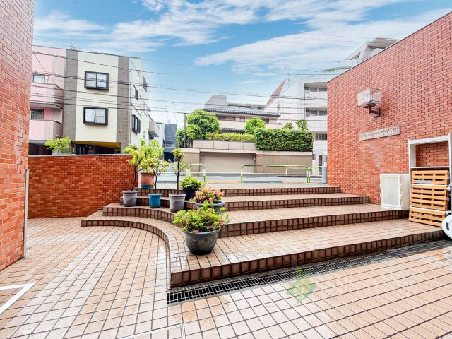 シャンボール小石川のエントランス