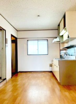 【居間・リビング】 | マンション宝寿 | ※イメージ　反転タイプのお部屋の写真