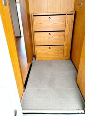 【玄関】 | マンション宝寿 | ※イメージ　反転タイプのお部屋の写真