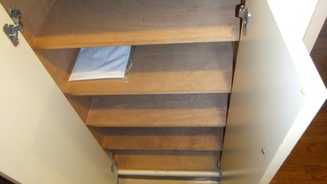 ソレーユ西船橋の玄関|玄関には靴箱が有ります