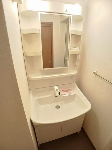 イリス　セゾン　Ｂの洗面所|広い洗面スペース