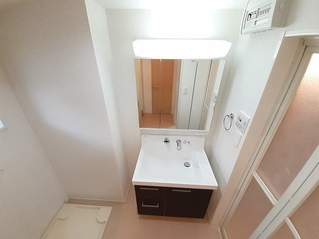【洗面所】 | ア・ニューライフ　ナハ | コンパクトで使いやすい洗面所