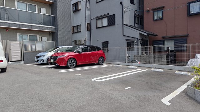 D-residence別所中の町の駐車場