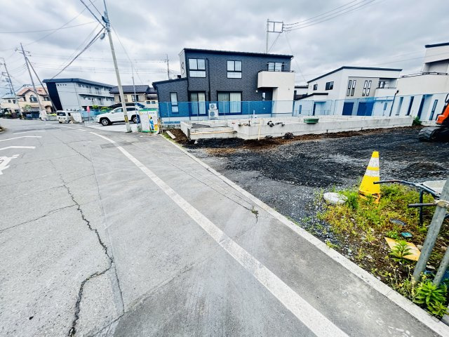 新築　高崎市石原町8区画　7号棟の前面道路含む現地写真|現地写真　西側接道幅員約6.2ｍ