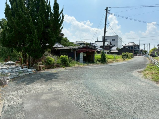 久留米市城島町江上本　売り土地の前面道路含む現地写真