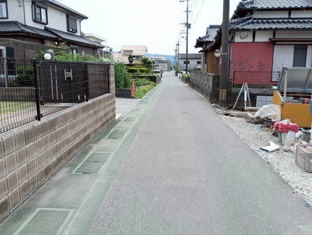 久留米市北野町　売り土地【1号地】の前面道路含む現地写真